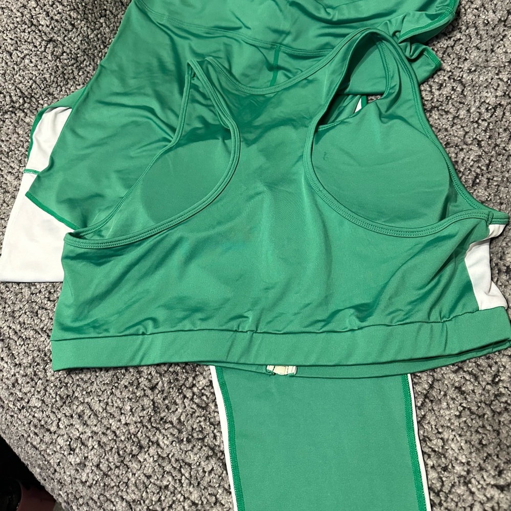 NWOT Green and White Athletic Set - Picture 4 of 5